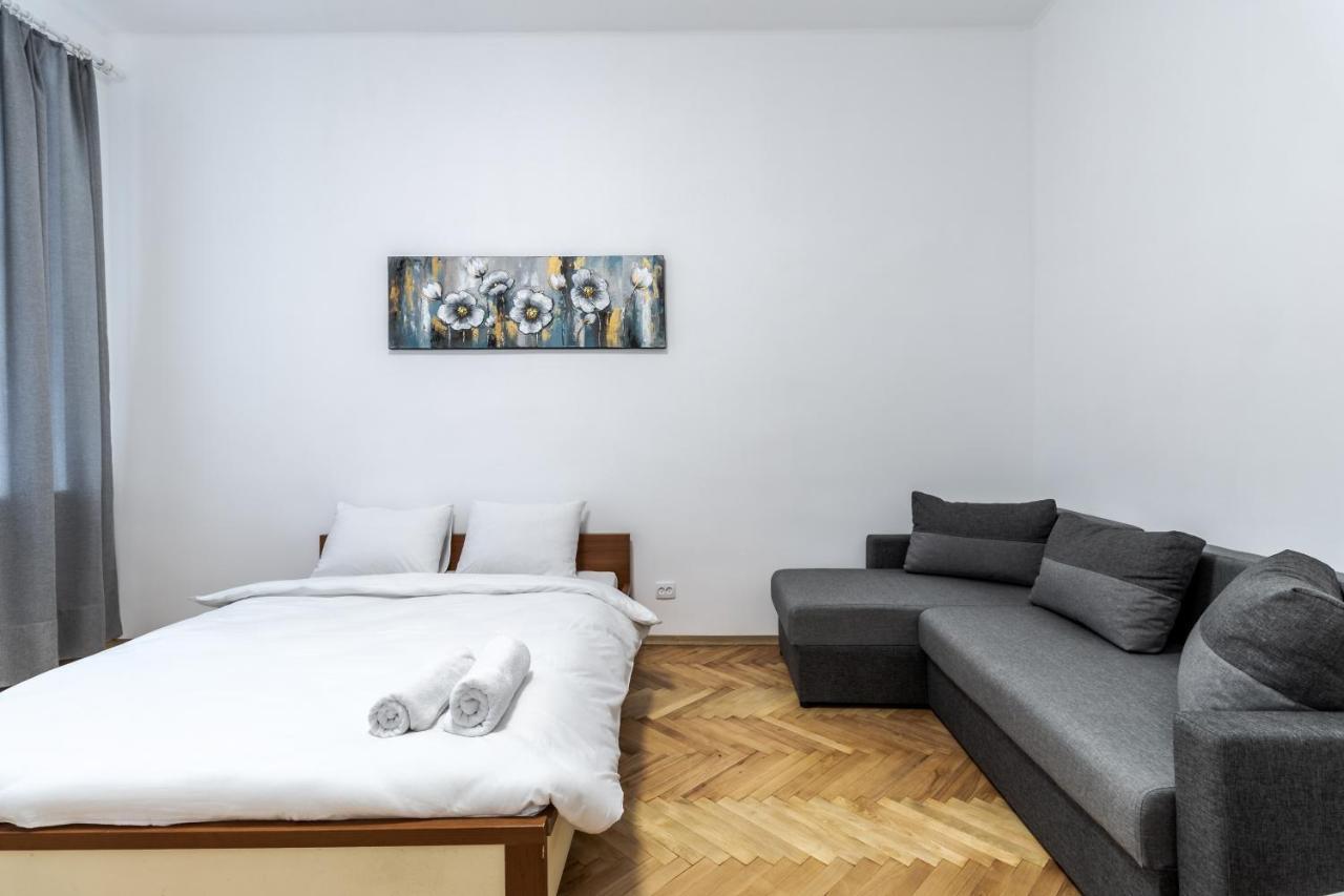 City Shalom Apartment Львов Экстерьер фото