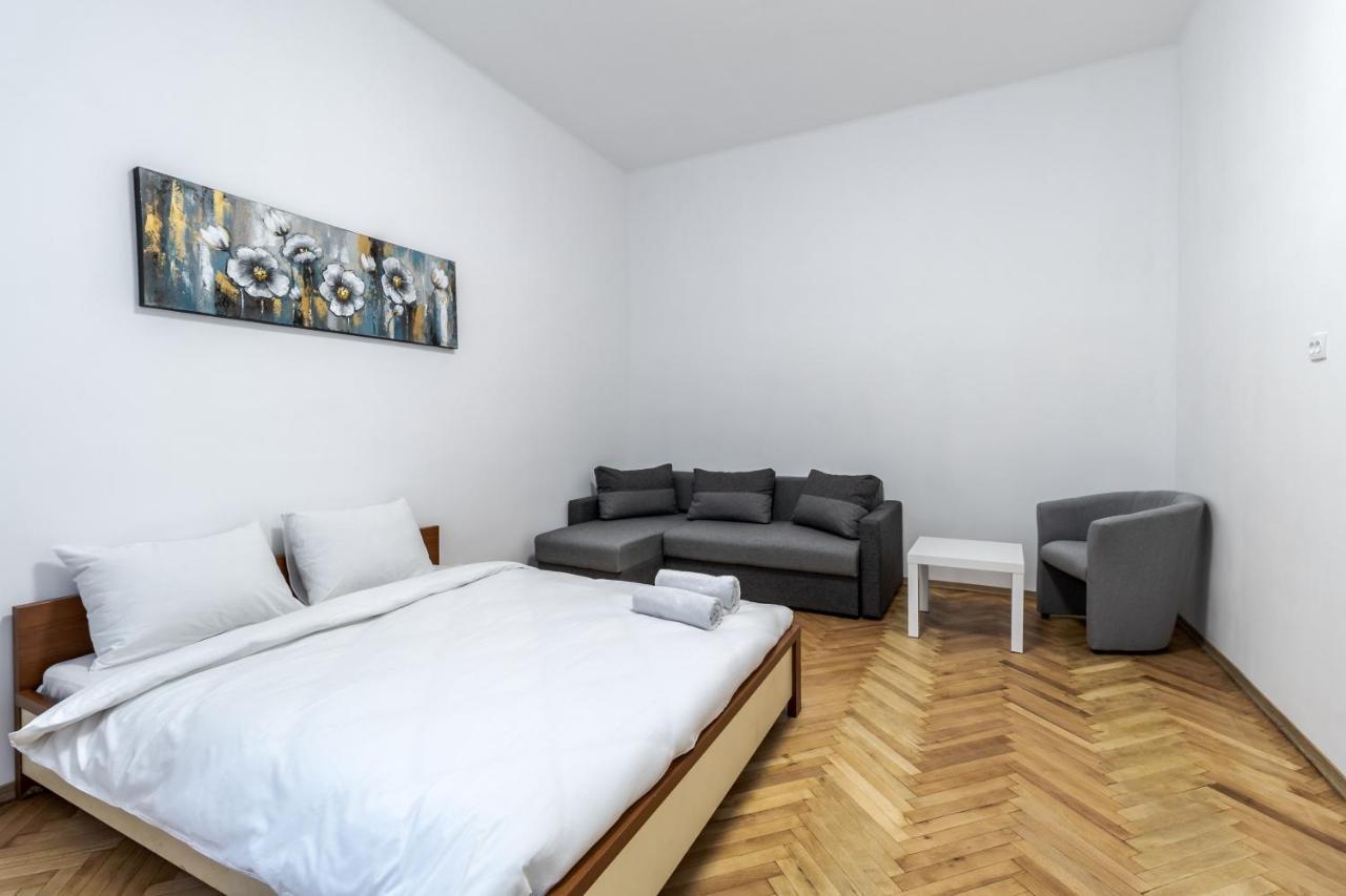 City Shalom Apartment Львов Экстерьер фото