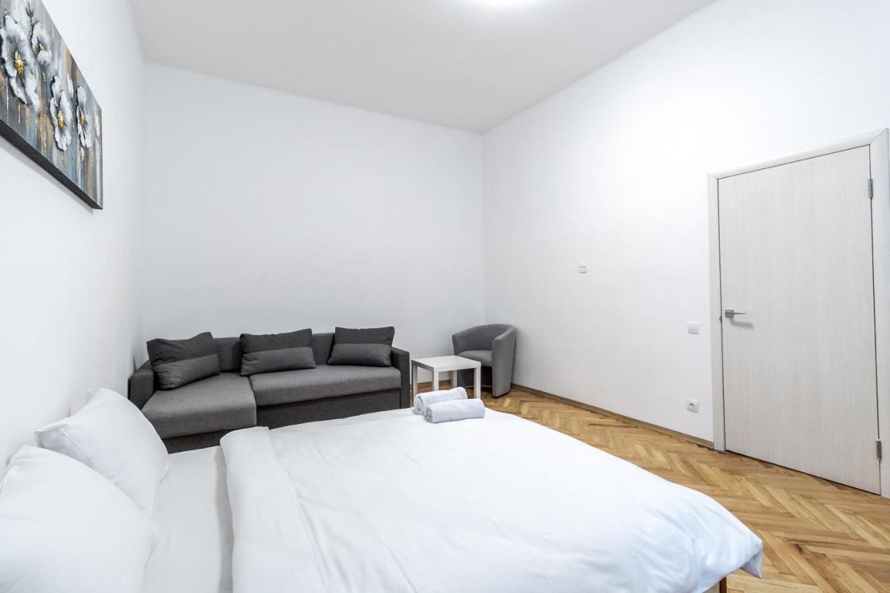 City Shalom Apartment Львов Экстерьер фото